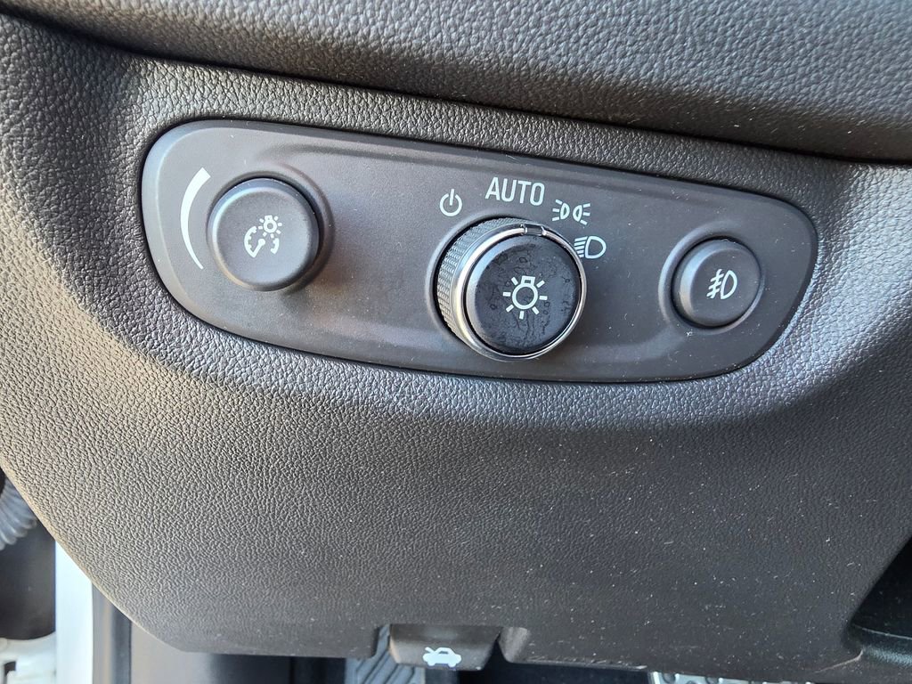 Used 2018 Buick Regal Essence w/ Driver Confidence Package #1 image 26