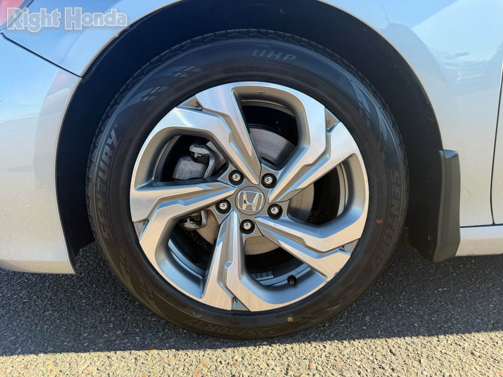 Used 2019 Honda Accord EX image 10