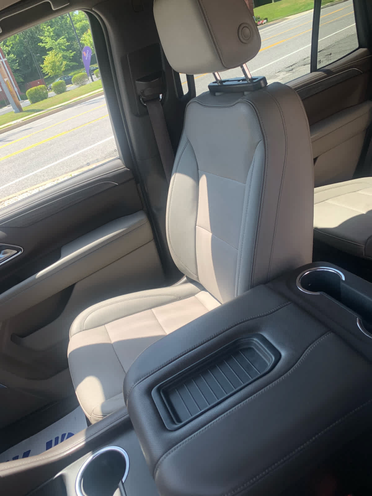 Used 2022 GMC Yukon SLT w/ SLT Premium Package AWD/4WD image 21