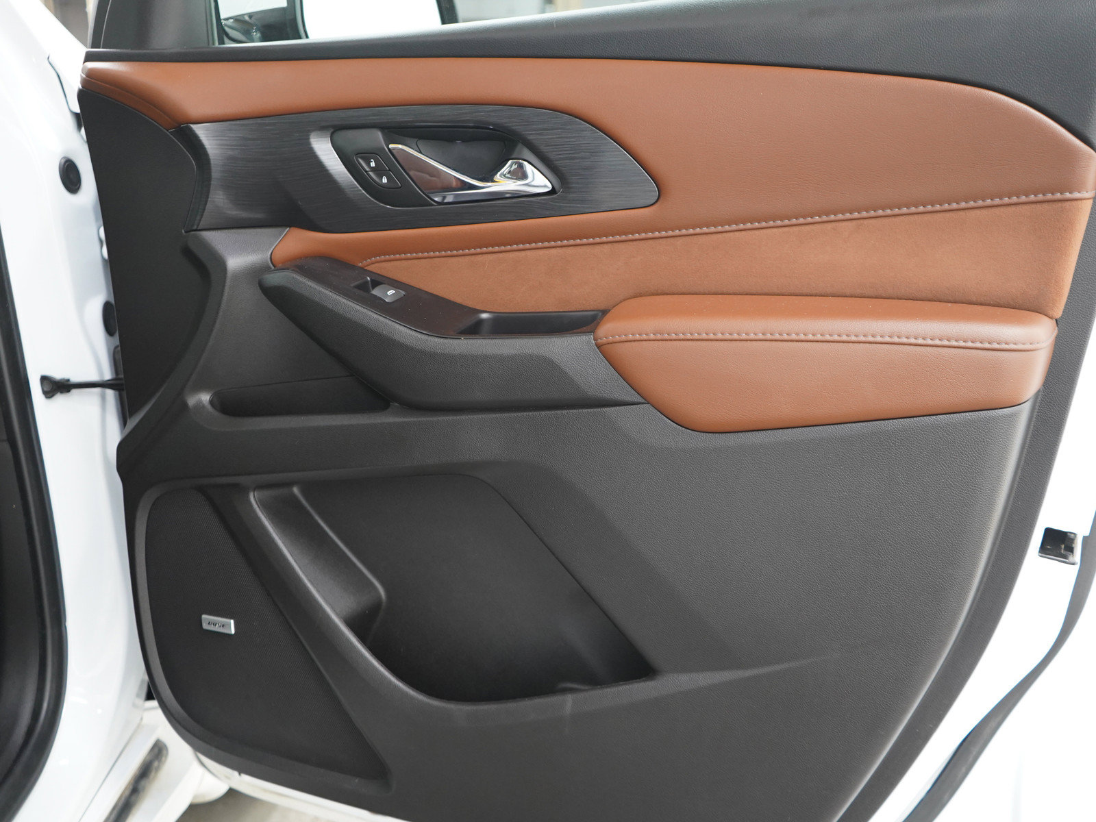 Used 2019 Chevrolet Traverse High Country w/ LPO, Floor Liner Package AWD/4WD image 9