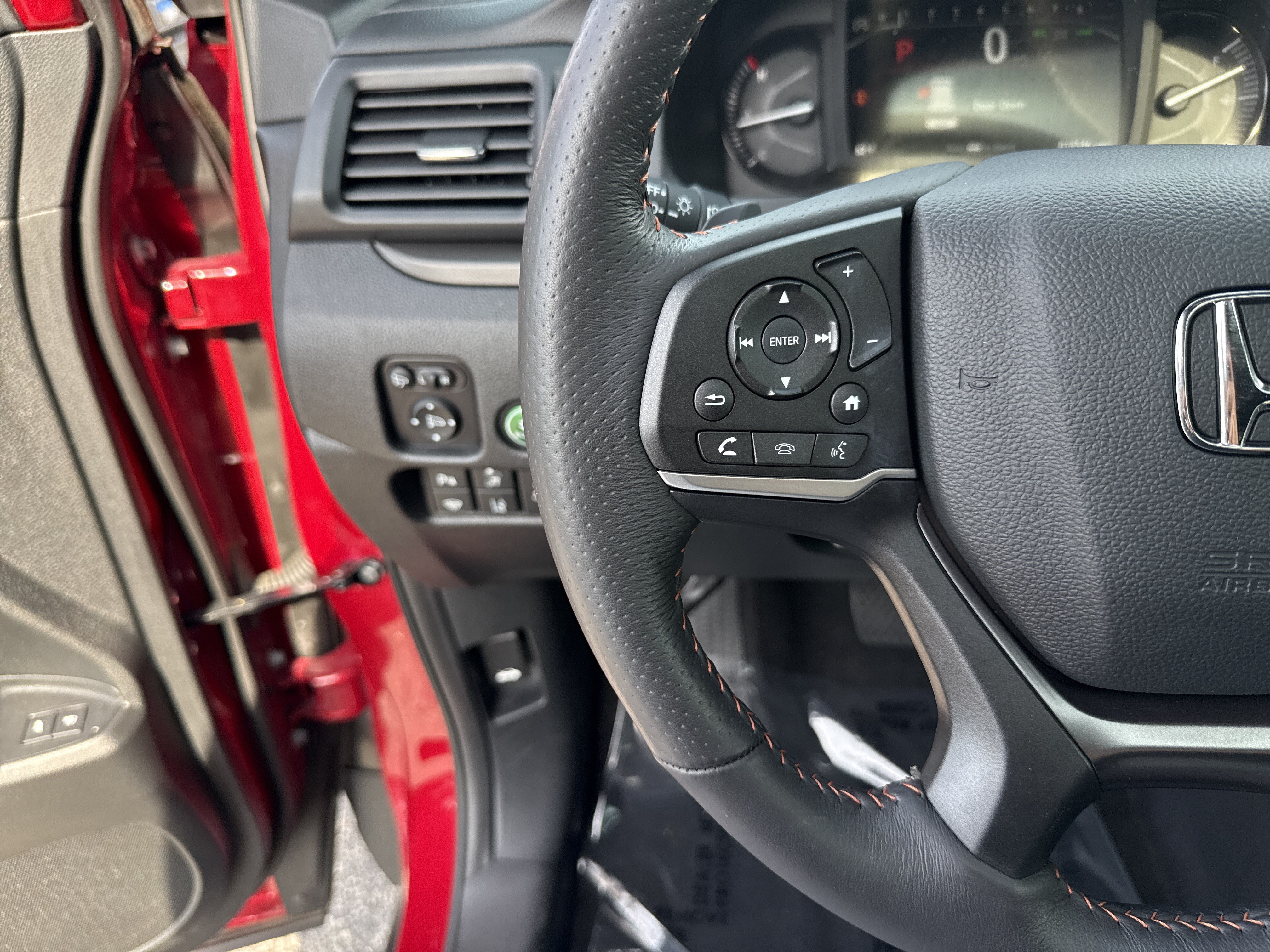 Certified 2025 Honda Passport TrailSport image 19