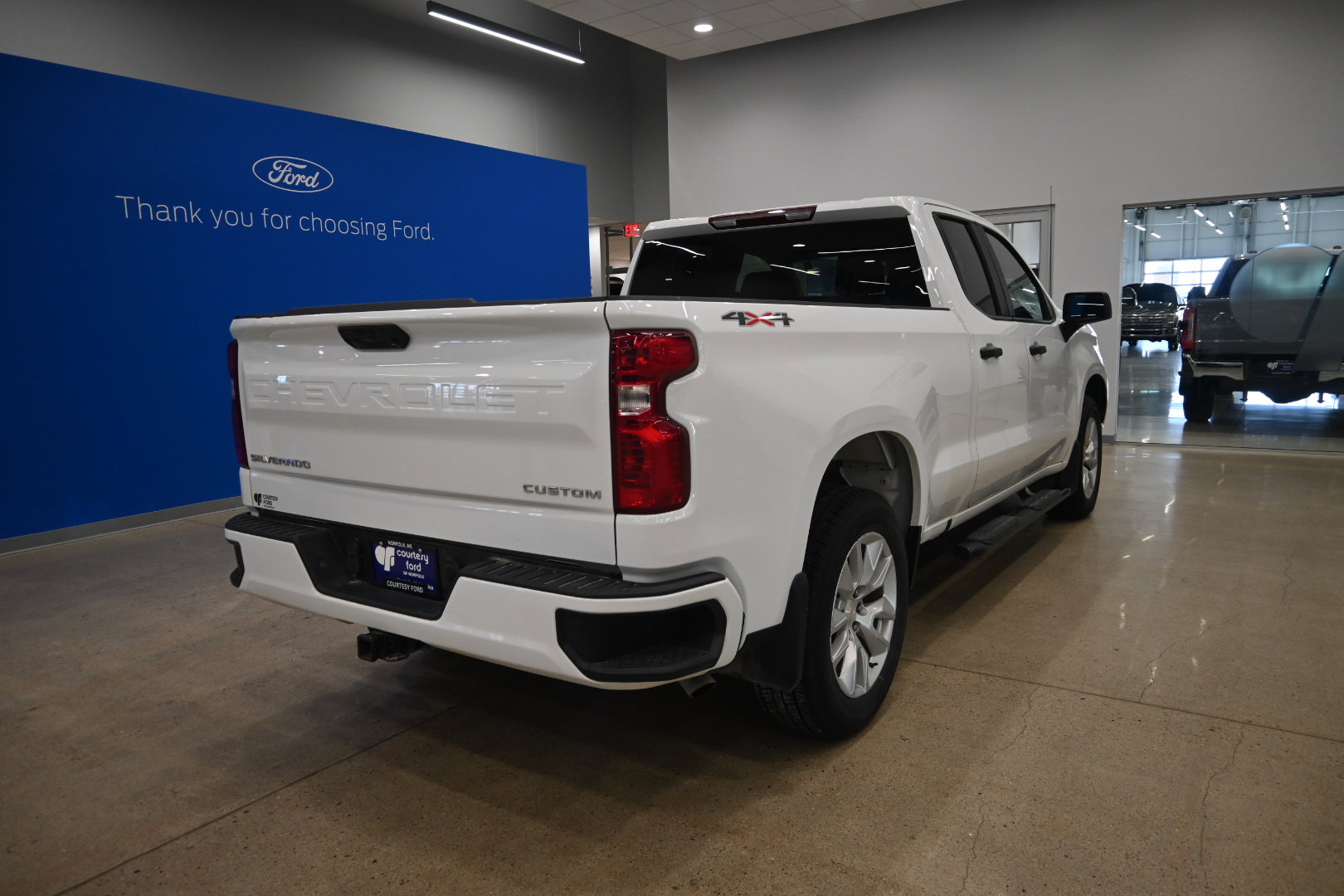 Used 2022 Chevrolet Silverado 1500 Custom image 9
