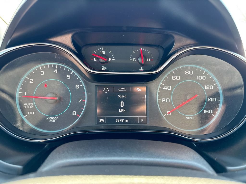 Used 2018 Chevrolet Cruze LT FWD image 12