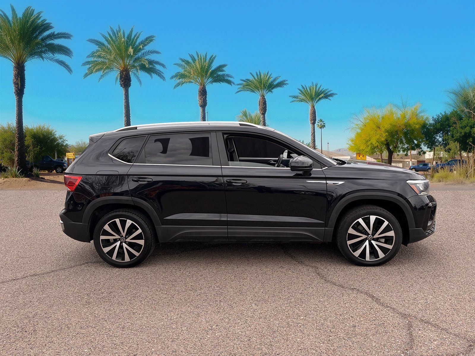 Used 2024 Volkswagen Taos SE FWD image 8