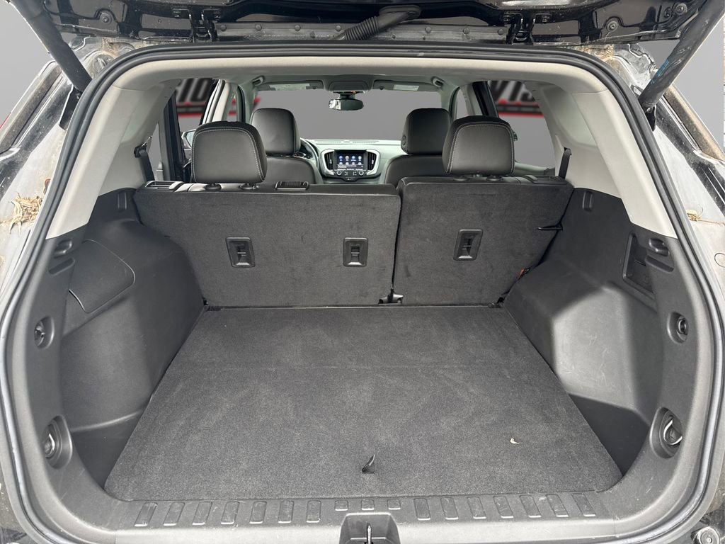 Used 2022 GMC Terrain SLT image 11