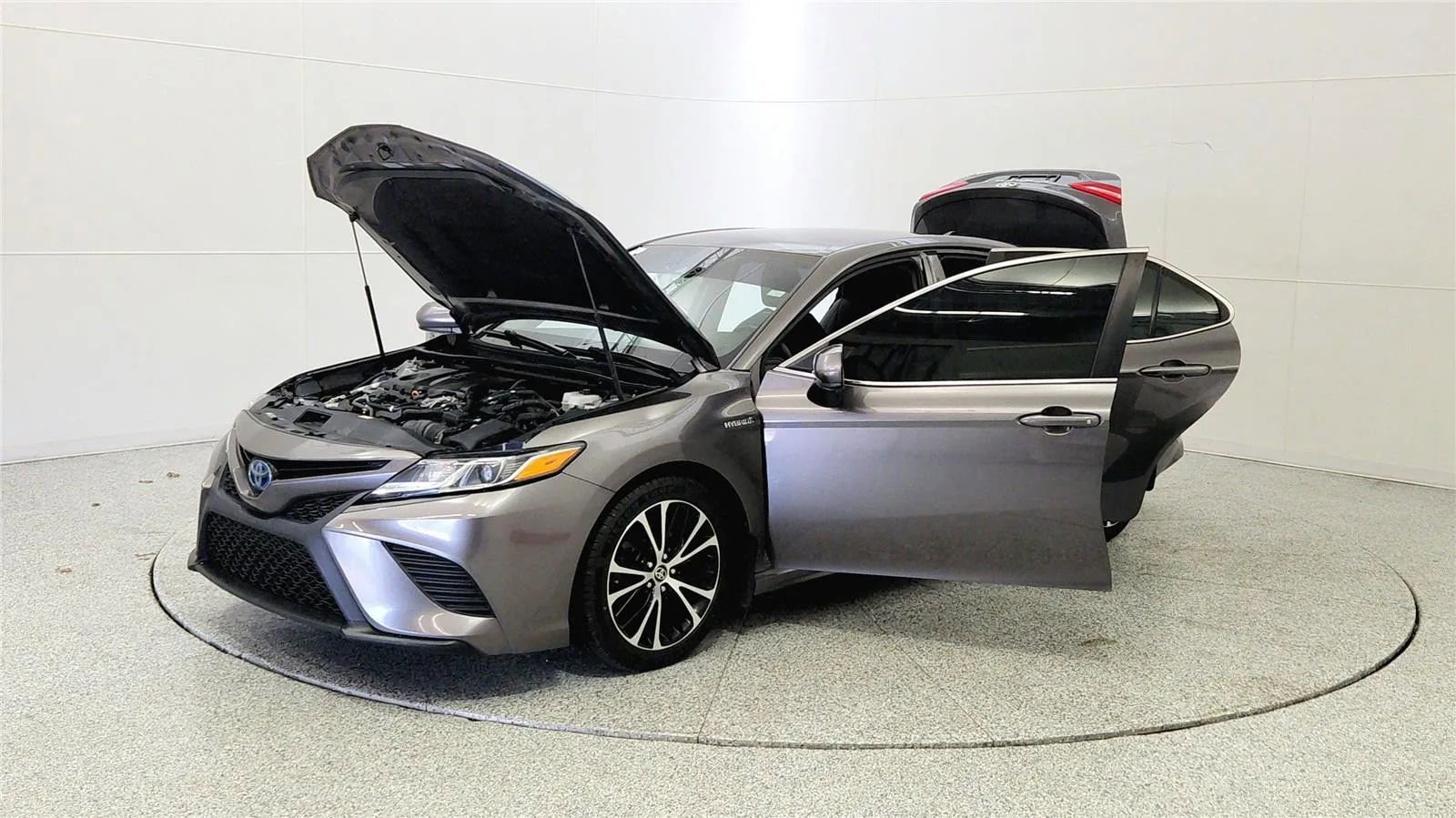 Used 2020 Toyota Camry SE image 10