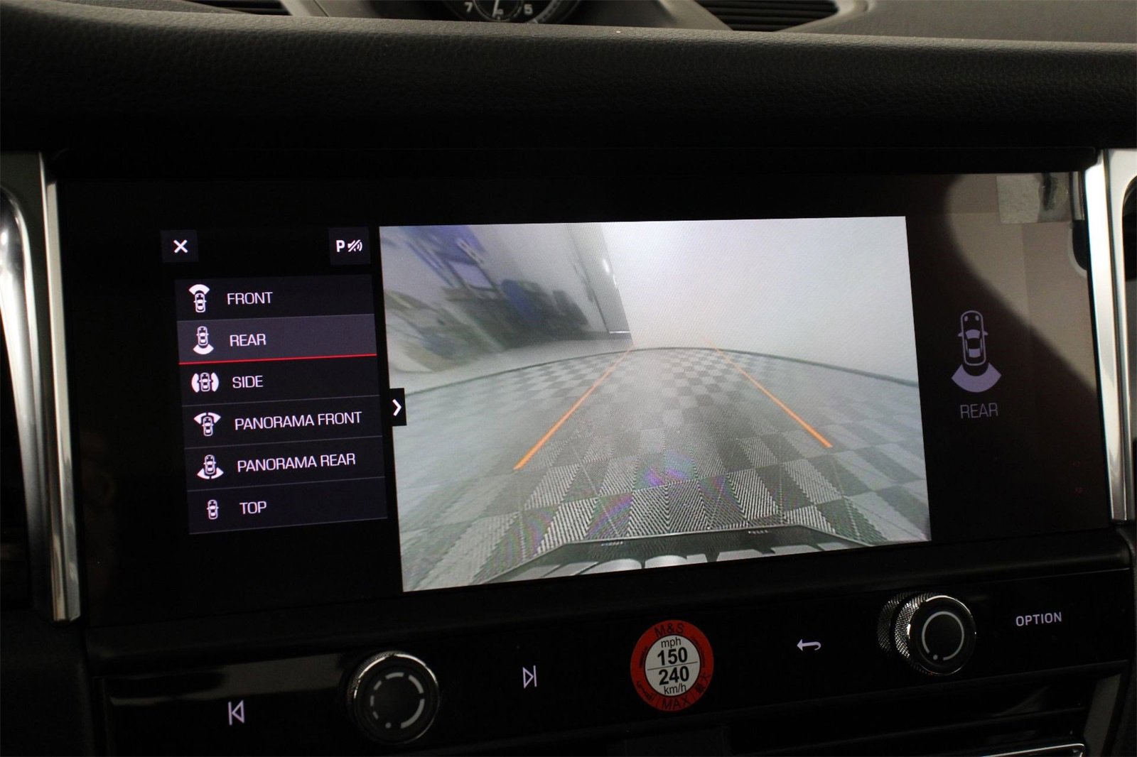 Used 2025 Porsche Macan image 17