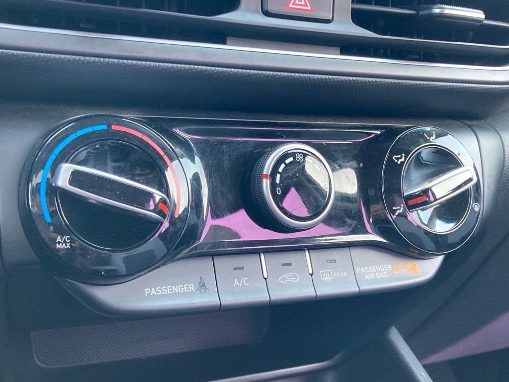 Used 2022 Hyundai Kona SE w/ Cargo Package image 21