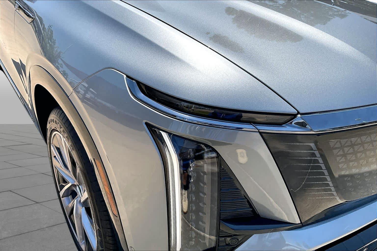Used 2026 Cadillac Vistiq Sport w/ LPO, Floor Liner Package AWD/4WD image 26