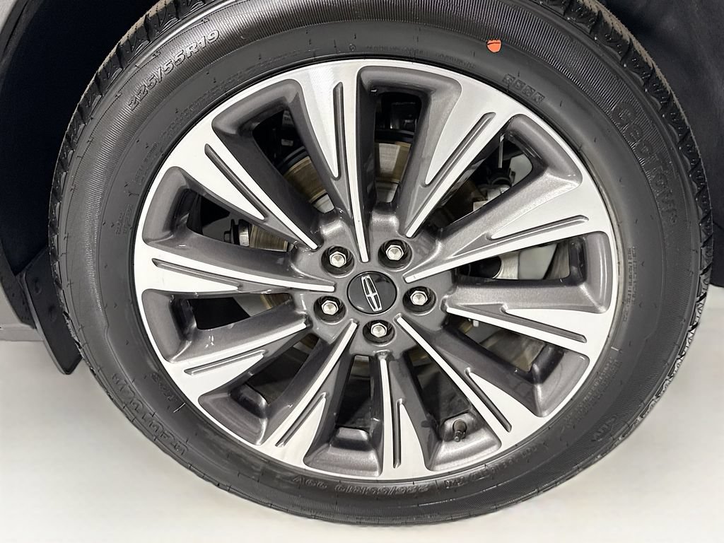 Used 2022 Lincoln Corsair Reserve w/ Equipment Group 201A FWD image 31