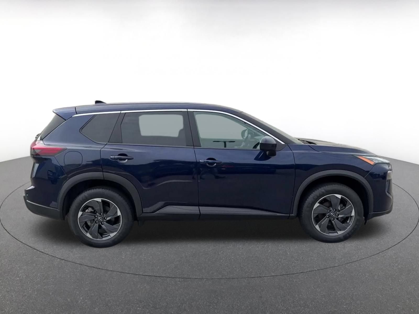 Used 2025 Nissan Rogue SV AWD/4WD image 15