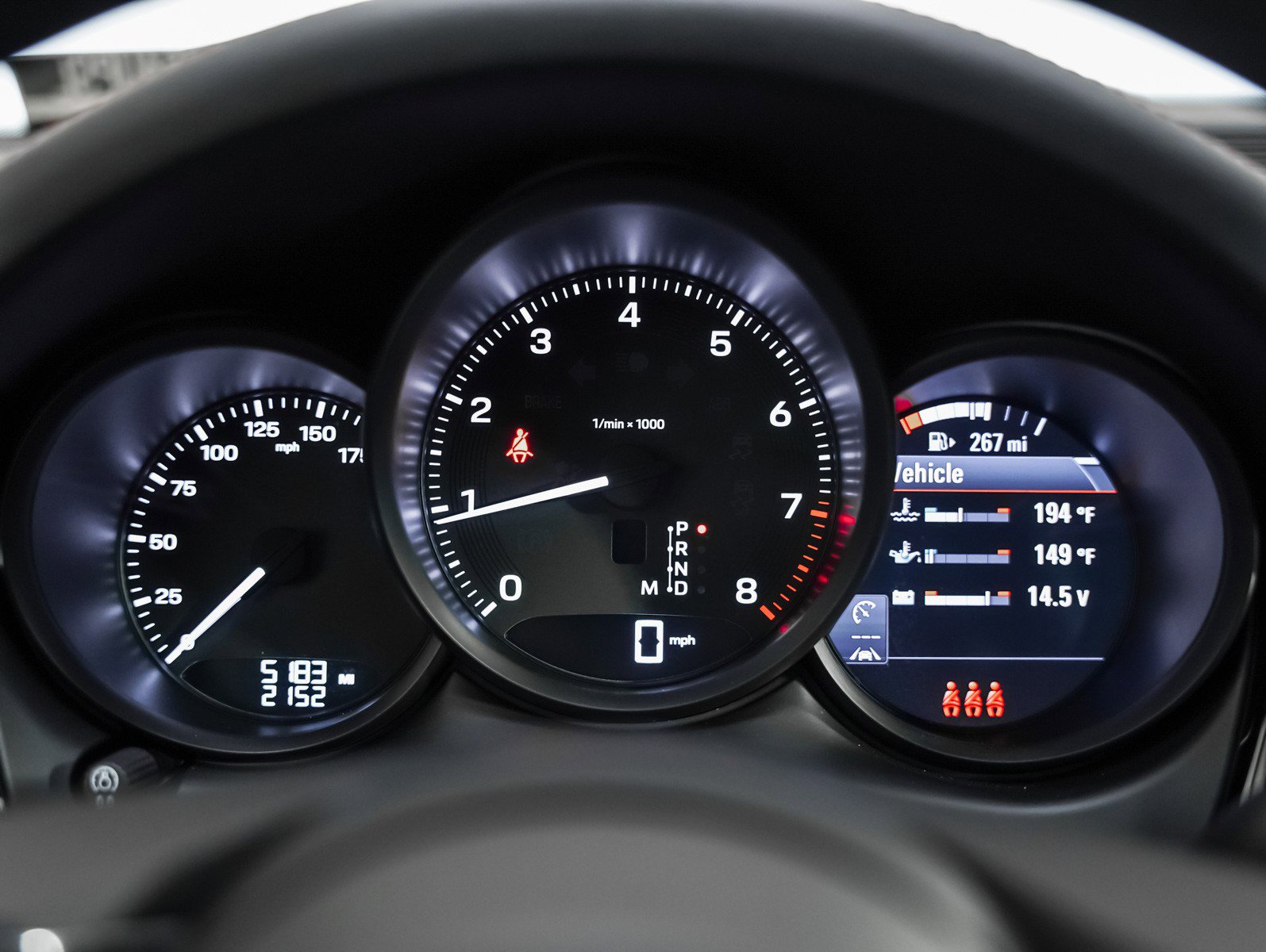 Certified 2025 Porsche Macan image 18