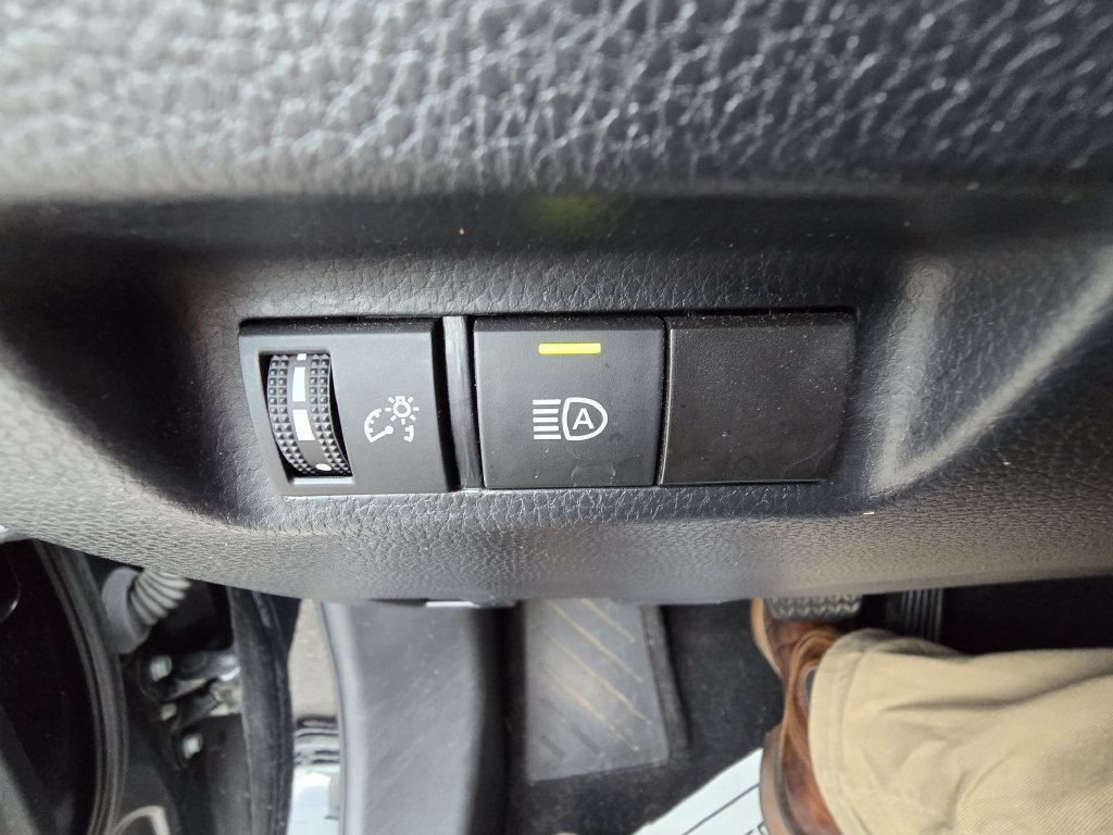 Used 2024 Toyota RAV4 LE AWD/4WD image 29
