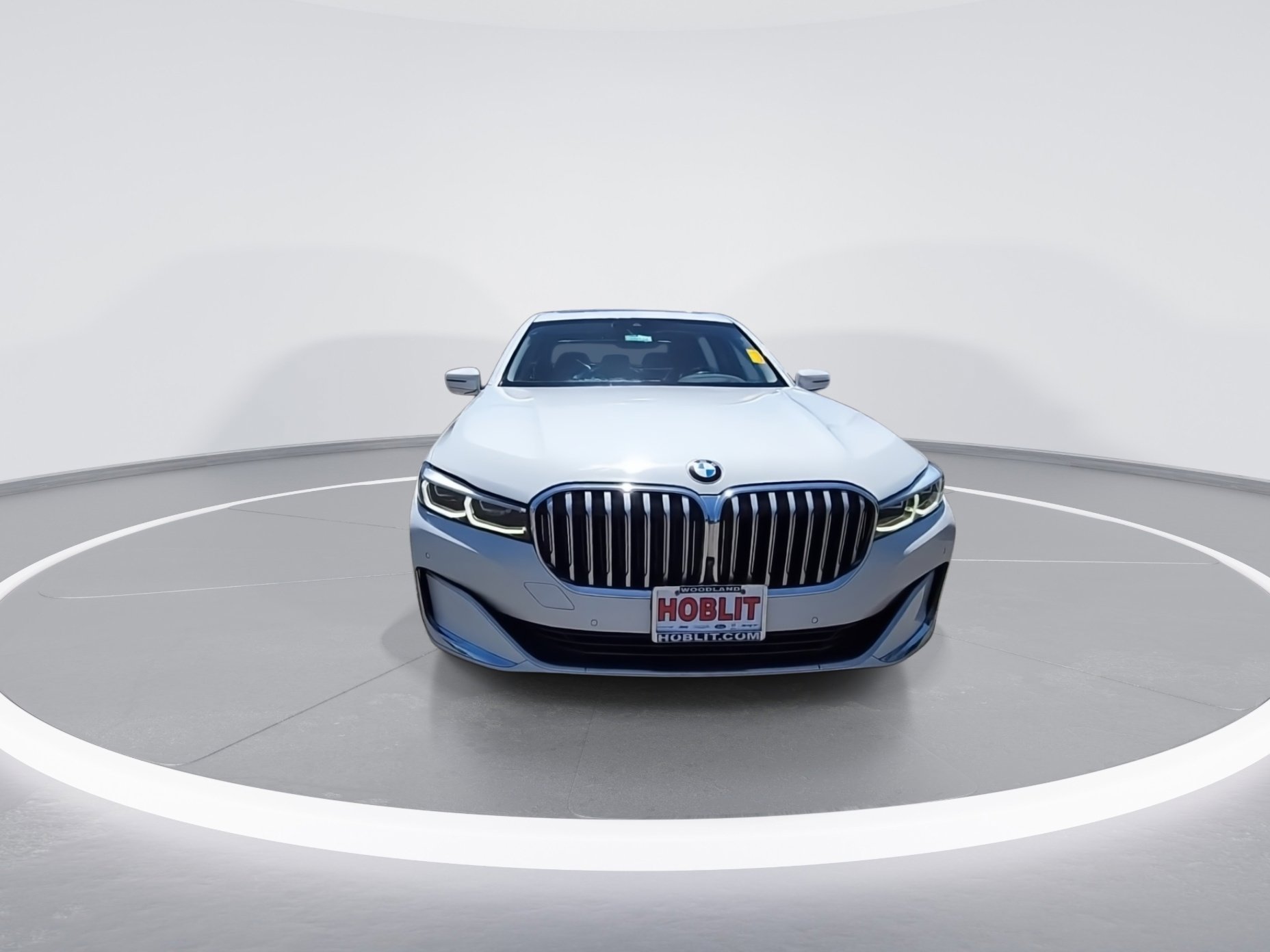 Used 2022 BMW 740i w/ Premium Package RWD image 3