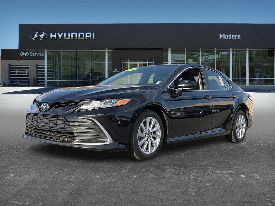 Used 2023 Toyota Camry LE image 1
