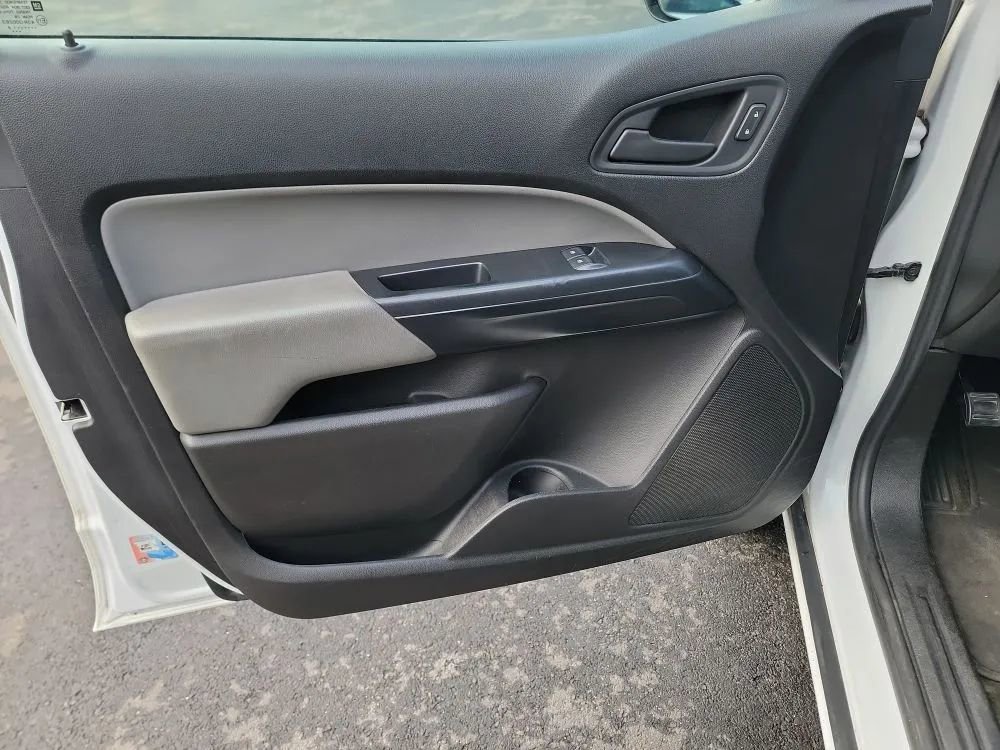 Used 2018 Chevrolet Colorado W/T w/ WT Convenience Package RWD image 10