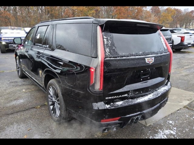 Certified 2023 Cadillac Escalade ESV V image 2