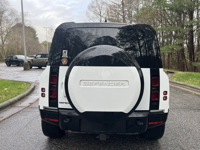Certified 2025 Land Rover Defender 110 X-Dynamic SE image 8