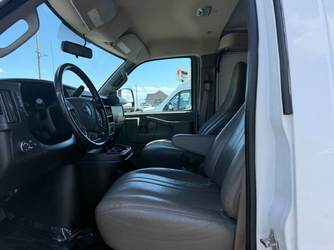 Used 2023 GMC Savana 2500 Extended w/ Driver Convenience Package RWD image 14