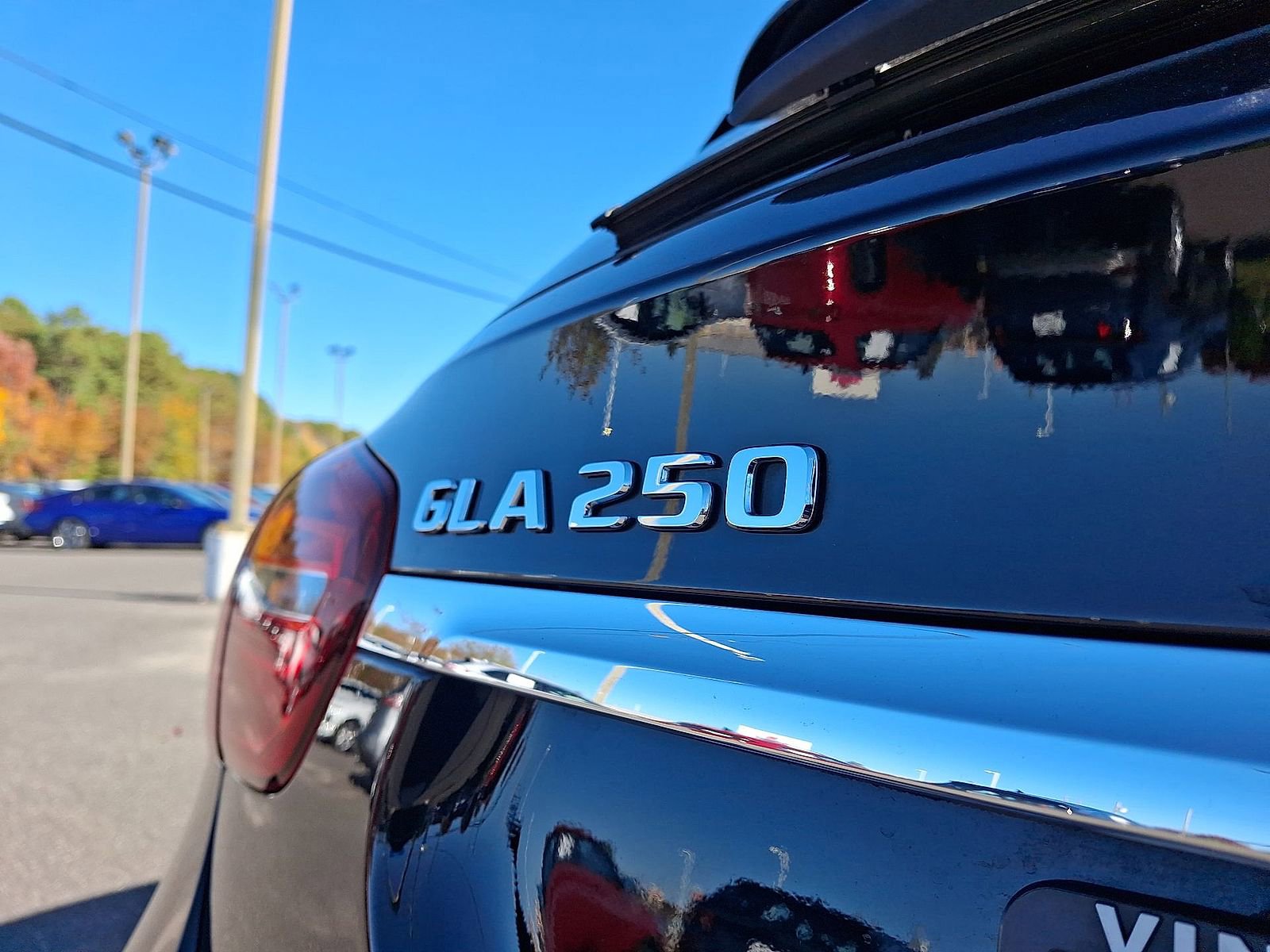 Used 2020 Mercedes-Benz GLA 250 4MATIC w/ Premium Package image 30