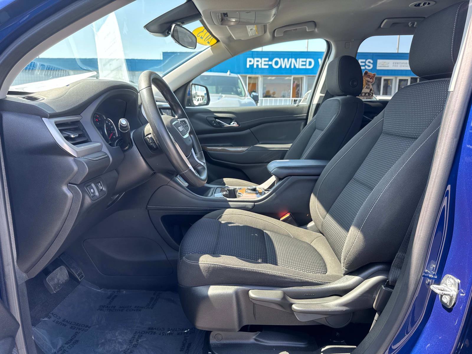 Used 2023 GMC Acadia SLE image 14