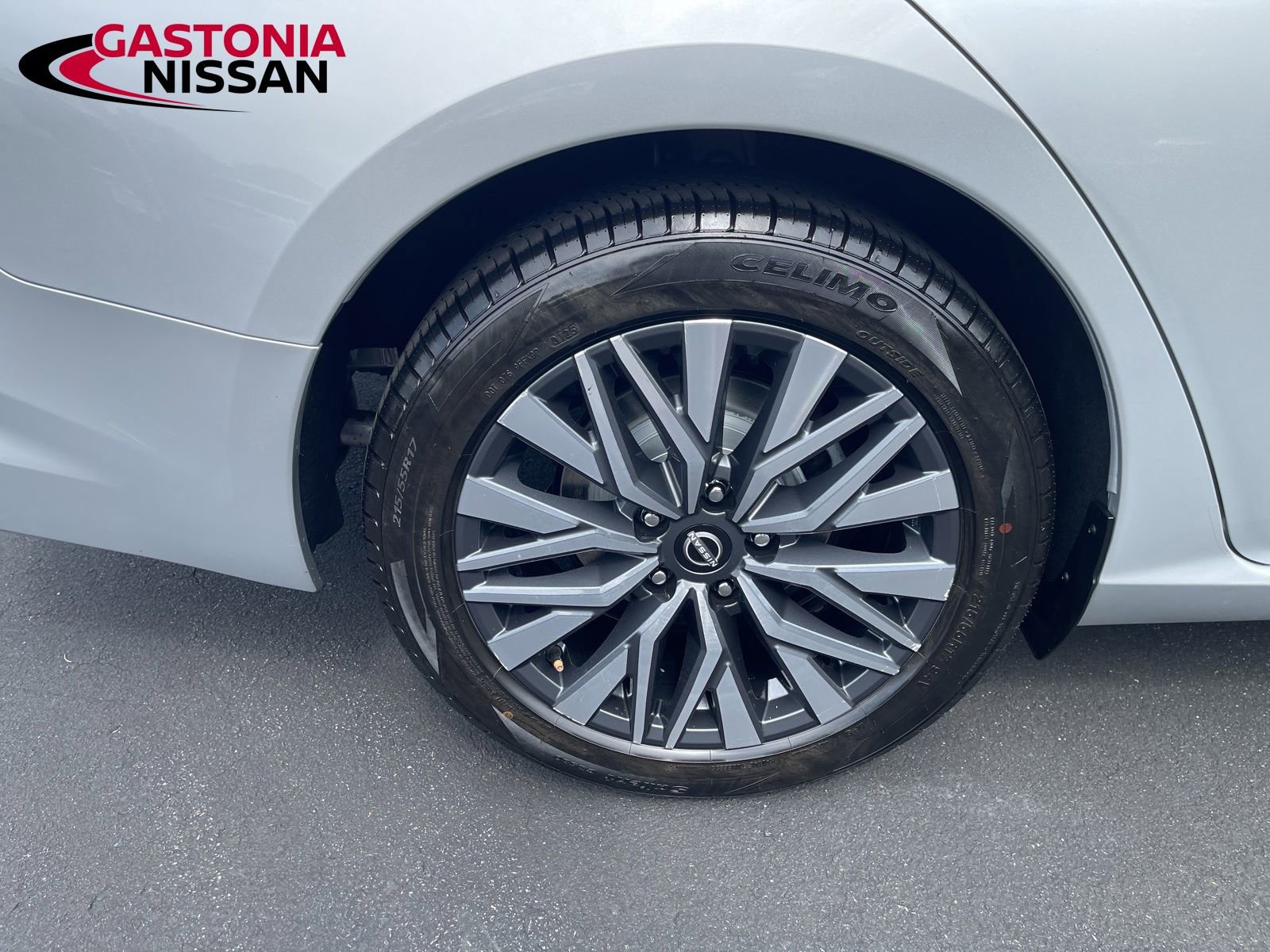 Used 2024 Nissan Altima 2.5 SV image 15