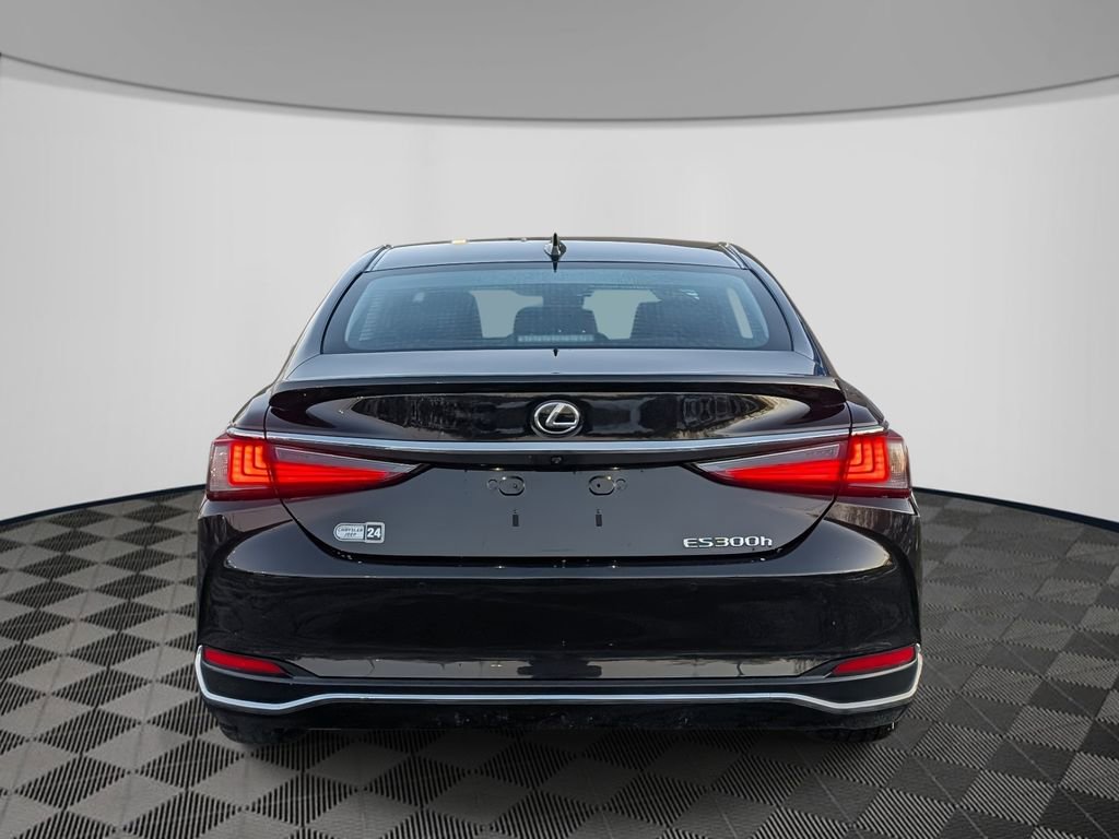Used 2024 Lexus ES 300h w/ Premium Package image 6