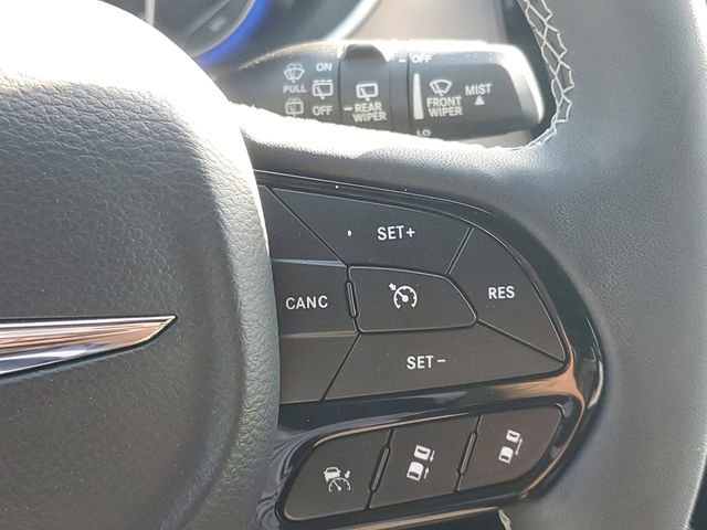 Used 2023 Chrysler Pacifica Touring-L w/ S Appearance Package AWD/4WD image 24