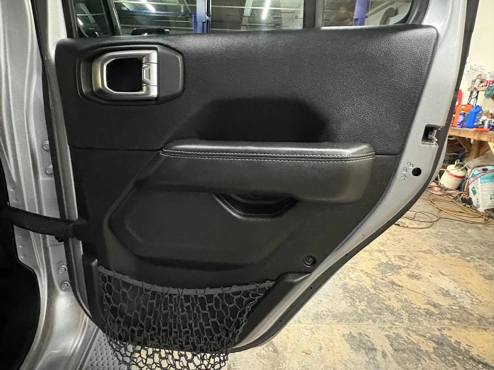 Used 2018 Jeep Wrangler Unlimited Sahara w/ Dual Top Group AWD/4WD image 27