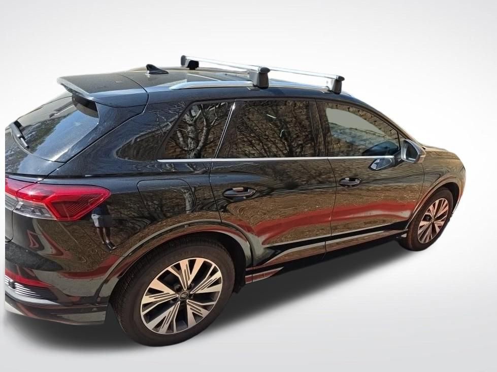 Used 2023 Audi Q4 e-tron Premium Plus image 3