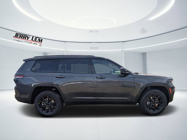 New 2025 Jeep Grand Cherokee L Laredo image 2