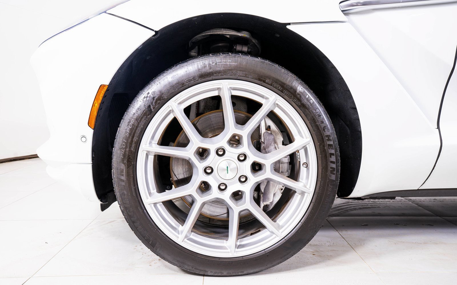 Used 2022 Aston Martin DBX AWD/4WD image 13