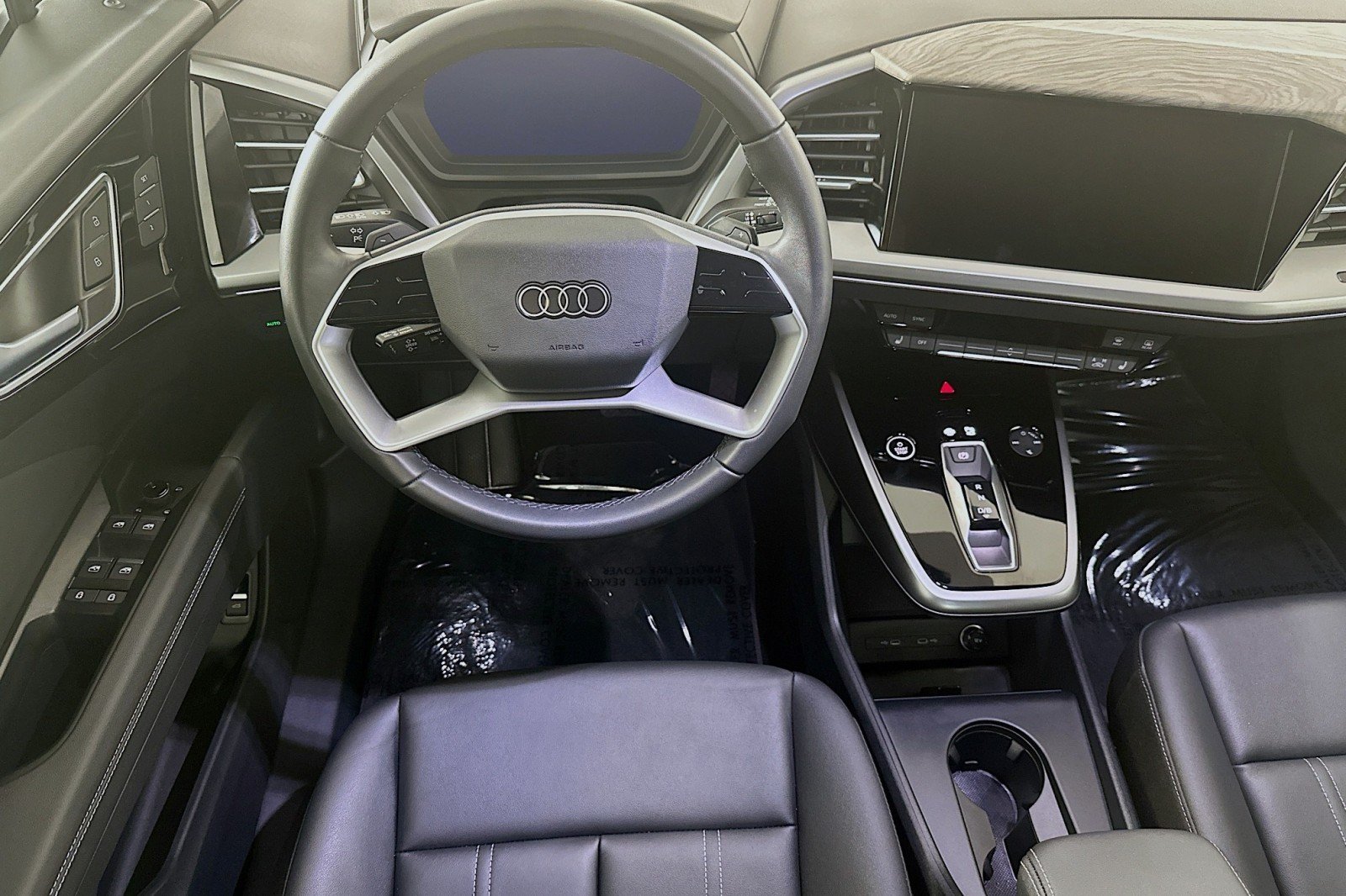 Used 2025 Audi Q4 e-tron Premium Plus w/ Premium Plus RWD image 5