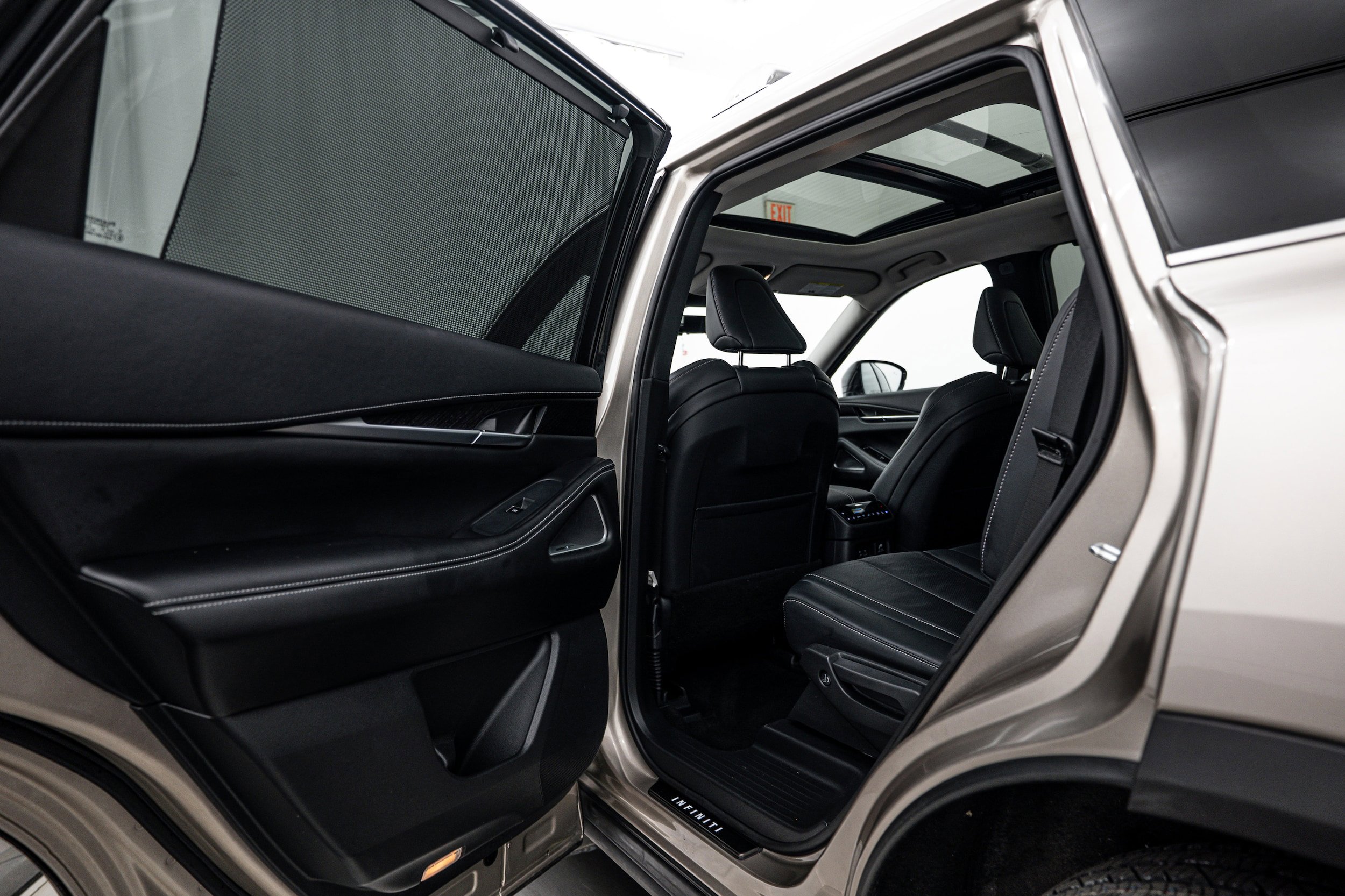 Used 2023 INFINITI QX60 Sensory w/ Vision Package AWD/4WD image 19