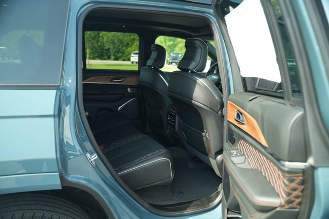 New 2026 Jeep Grand Cherokee Summit w/ MOPAR Finishing Package AWD/4WD image 21