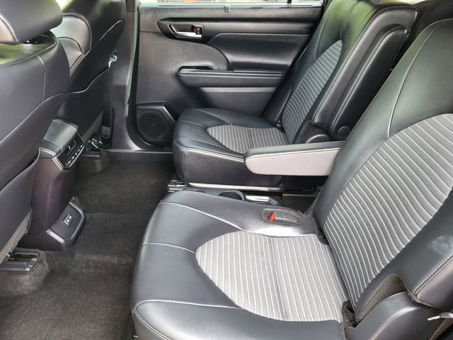 Used 2025 Toyota Highlander XSE AWD/4WD image 21