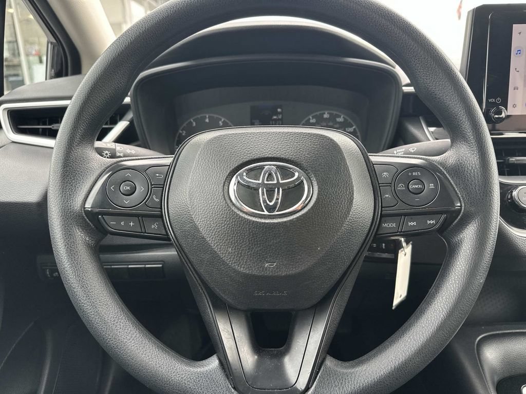 Used 2025 Toyota Corolla LE FWD image 19