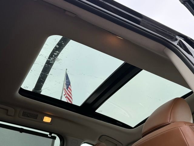 Used 2023 Nissan Pathfinder Platinum w/ Cargo Package image 6