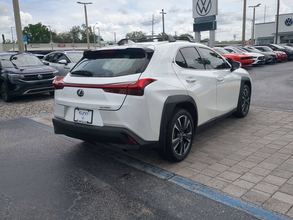 Used 2022 Lexus UX 200 w/ Accessory Package (Z2) FWD image 4