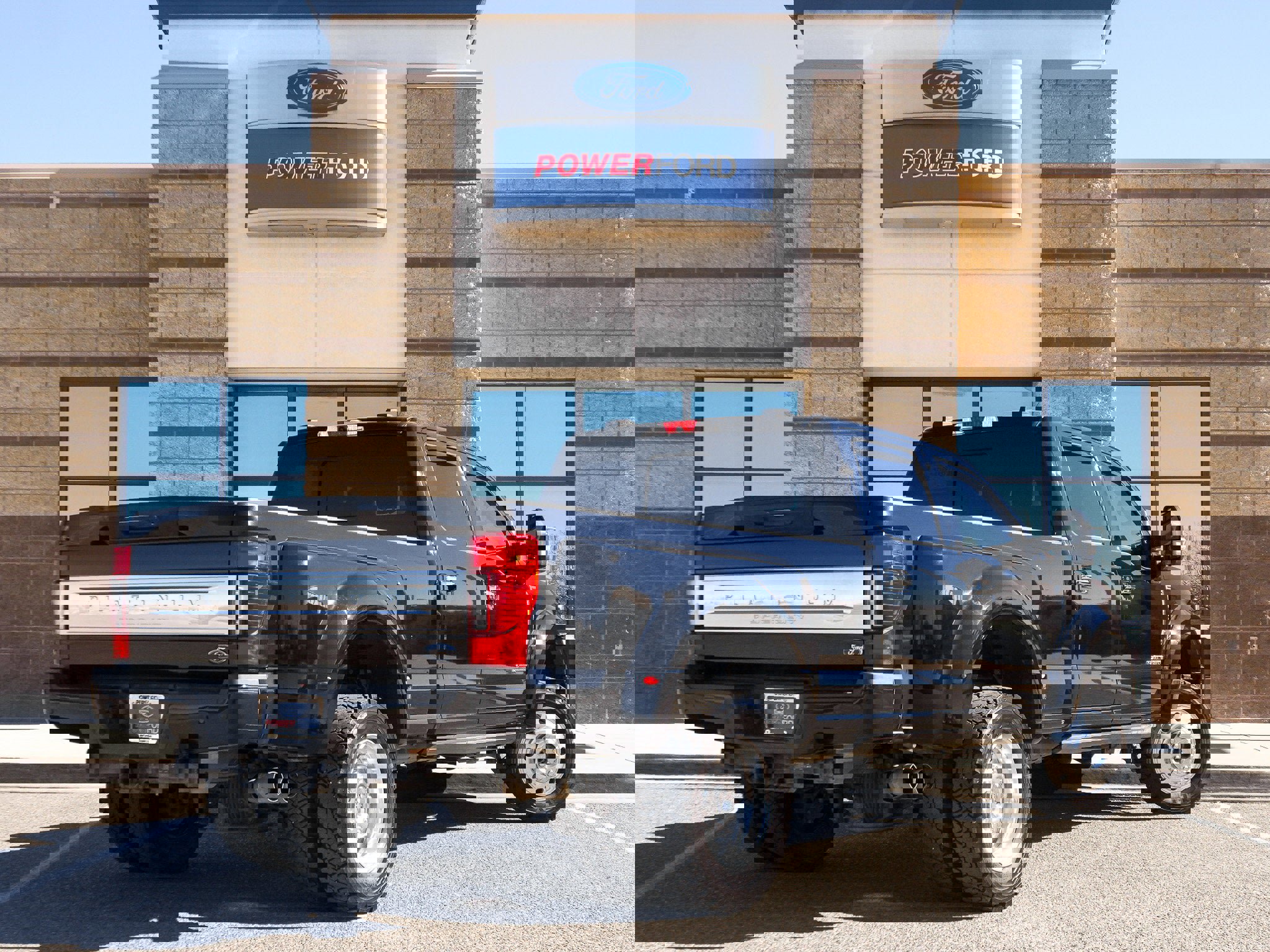 Used 2020 Ford F450 Platinum w/ FX4 Off-Road Package image 5