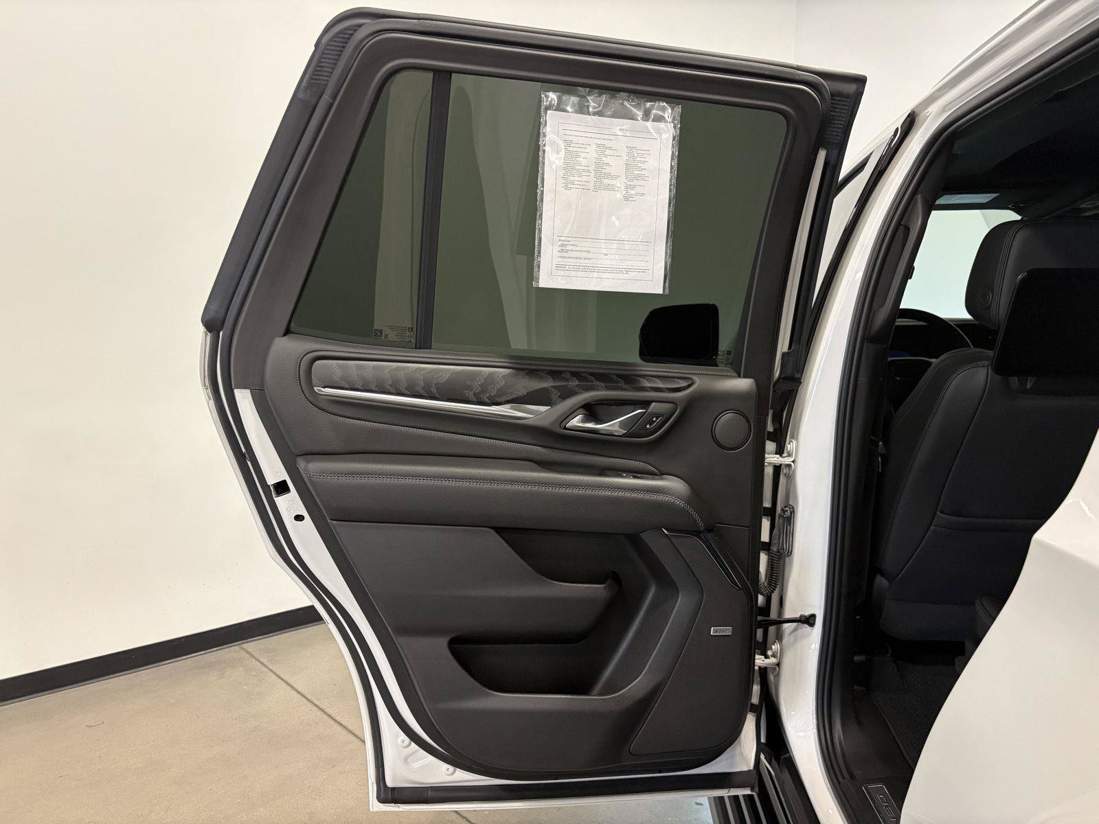 Used 2023 GMC Yukon Denali AWD/4WD image 37