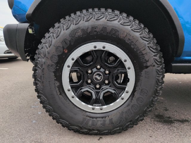 Certified 2024 Ford Bronco Black Diamond w/ Sasquatch Package AWD/4WD image 10