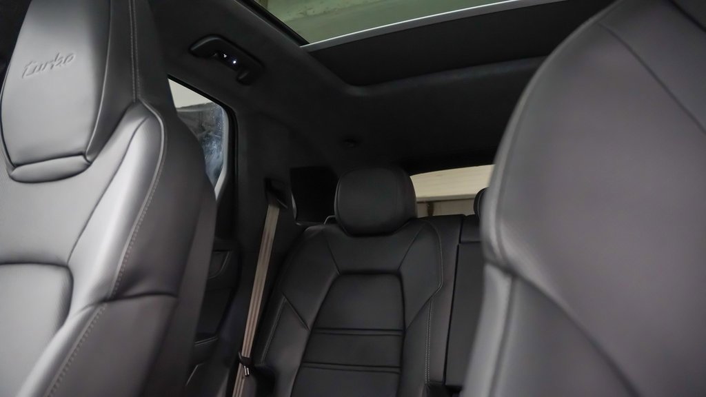 New 2025 Porsche Cayenne Turbo image 36