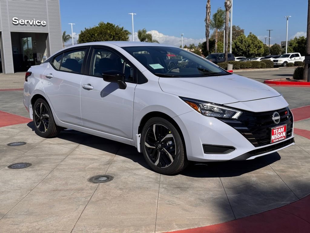 New 2025 Nissan Versa SR w/ Trunk Package image 2