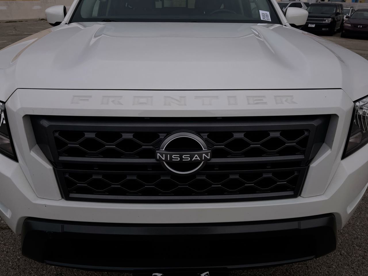 Used 2024 Nissan Frontier SV w/ SV Convenience Package image 8