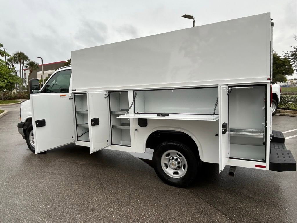 New 2025 Chevrolet Express 3500 w/ Power Convenience Package image 28