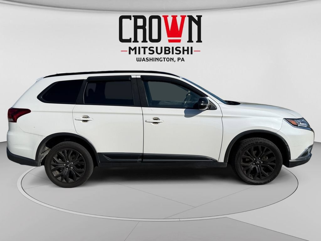 Used 2018 Mitsubishi Outlander LE AWD/4WD image 2