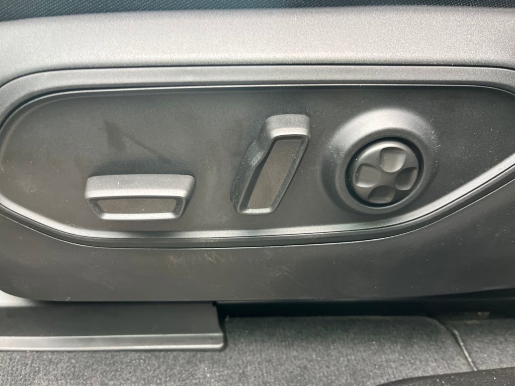 New 2025 Jeep Grand Cherokee Laredo X w/ Luxury Tech Group I image 30