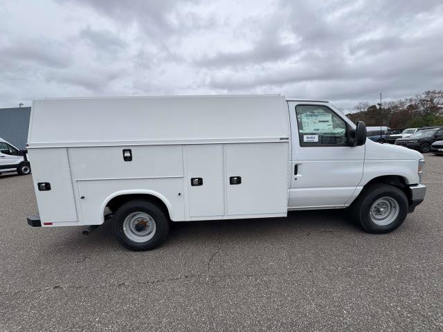 New 2026 Ford E-350 and Econoline 350 Super Duty w/ Power Equipment Group RWD image 4