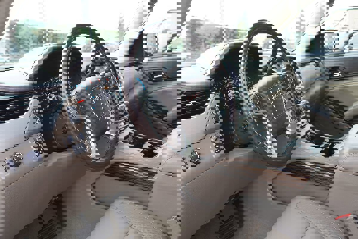 Used 2017 GMC Yukon SLT w/ Open Road Package image 32